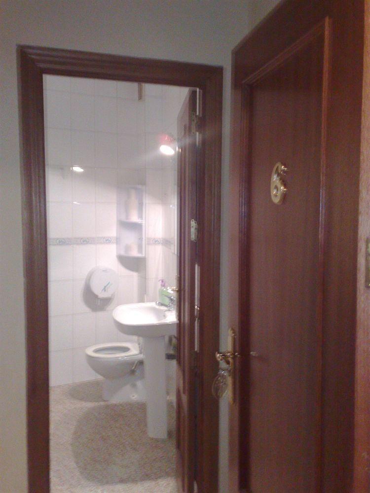 Pension El Cesar Caces Buitenkant foto